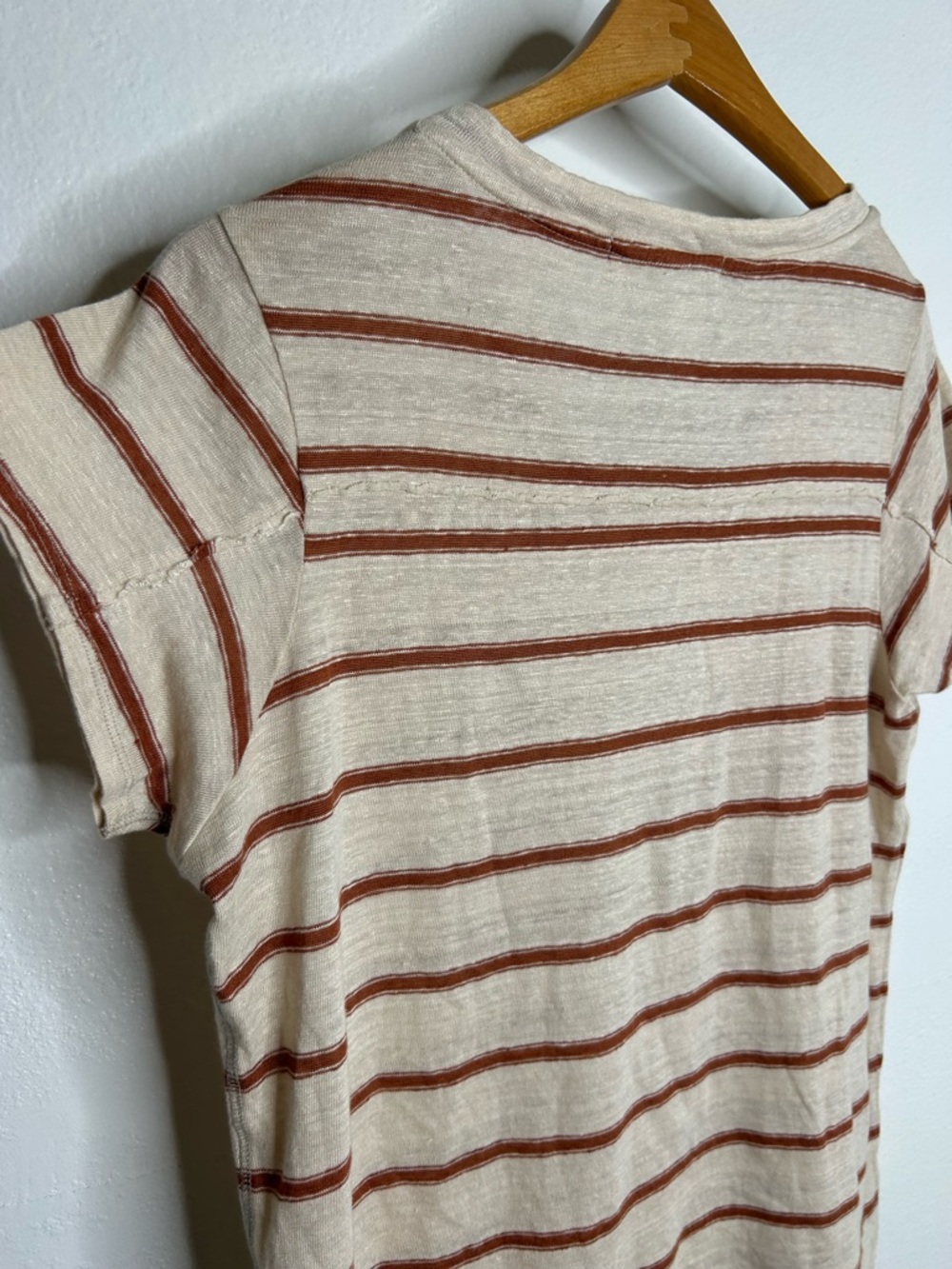 AMO Neutral Striped Lightweight V - Neck T - Shirt Size Small - Picture 8 of 15